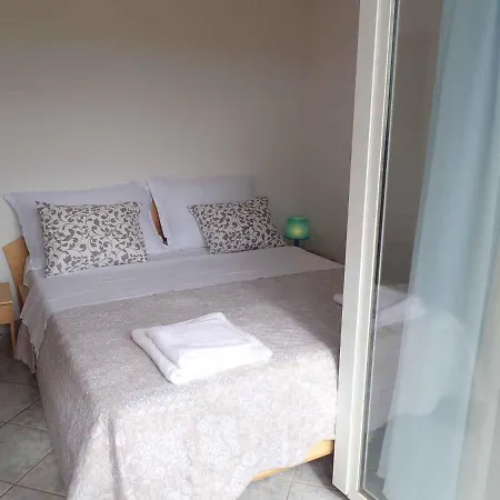 Apartment Seline/paklenica Riviera 6825 Seline